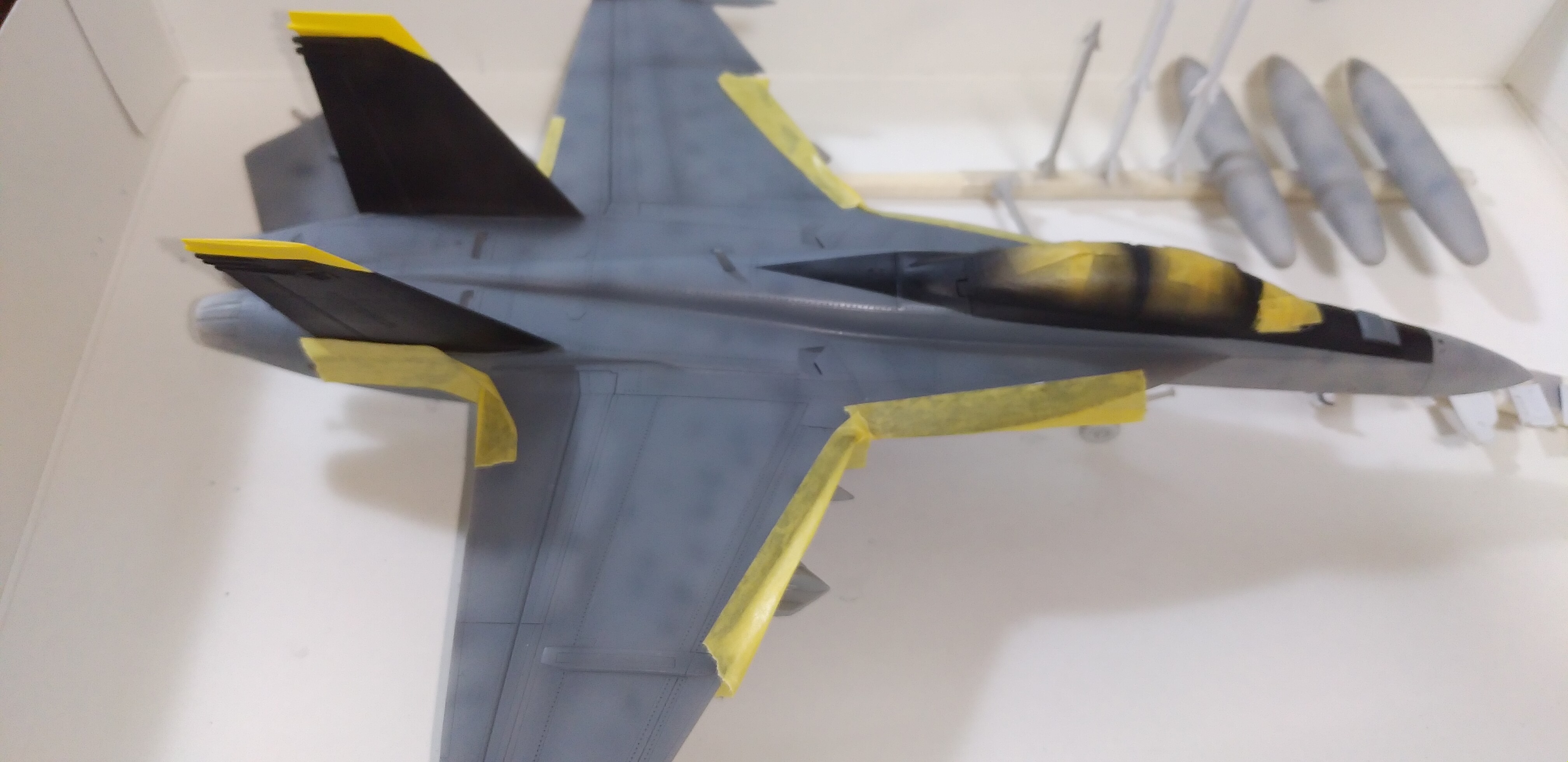 初心者向け】ハセガワ1/72 F18スーパーホーネット製作『1日1時間の作業で製作する』⑮～14日目 細部塗装編～ | プラモ雑記