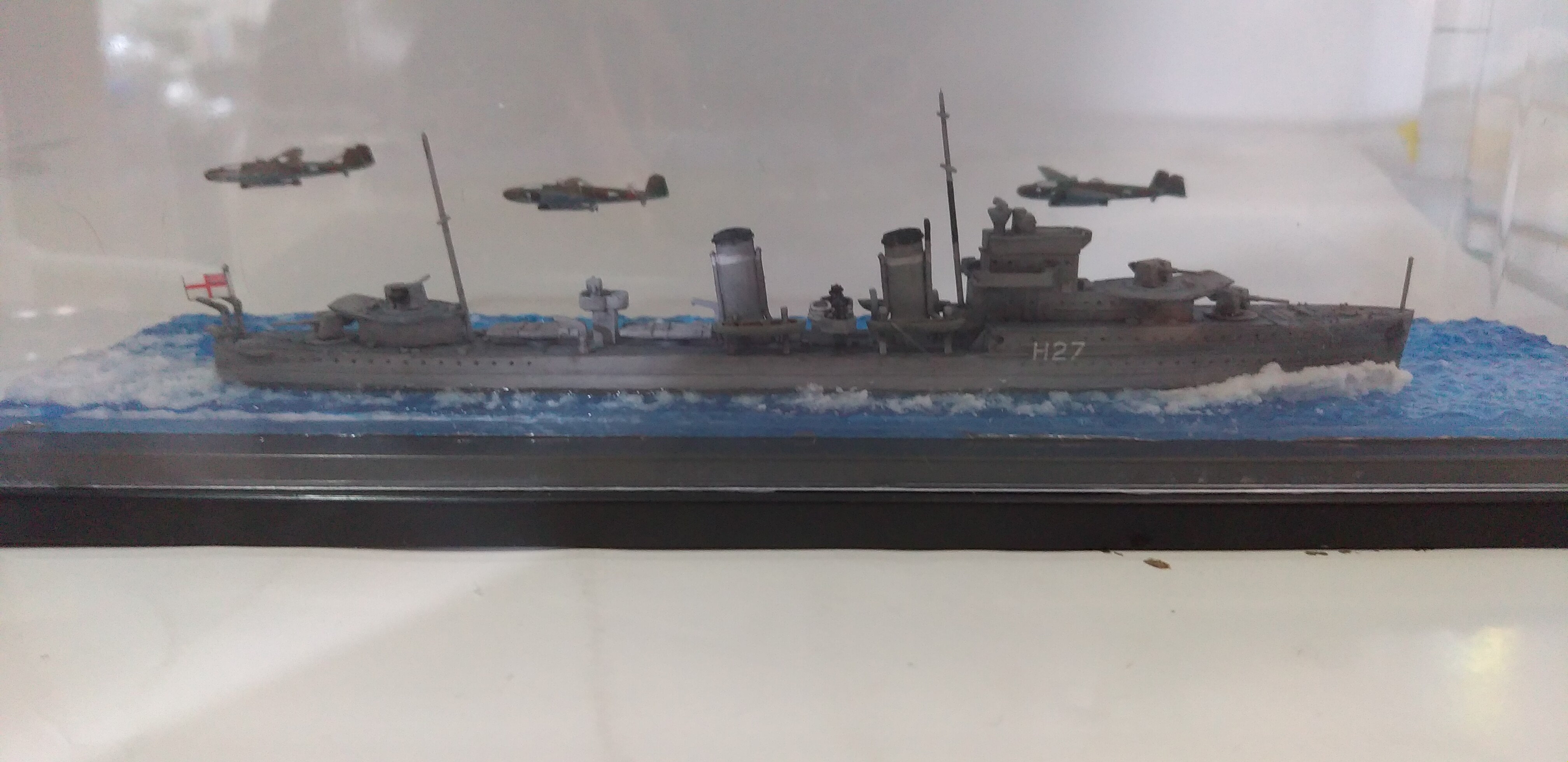 初心者向け】洋上ジオラマ製作法 マレー沖海戦(タミヤ1/700プリンス・オブ・ウェールズ）～⑪まとめ編～ | プラモ雑記