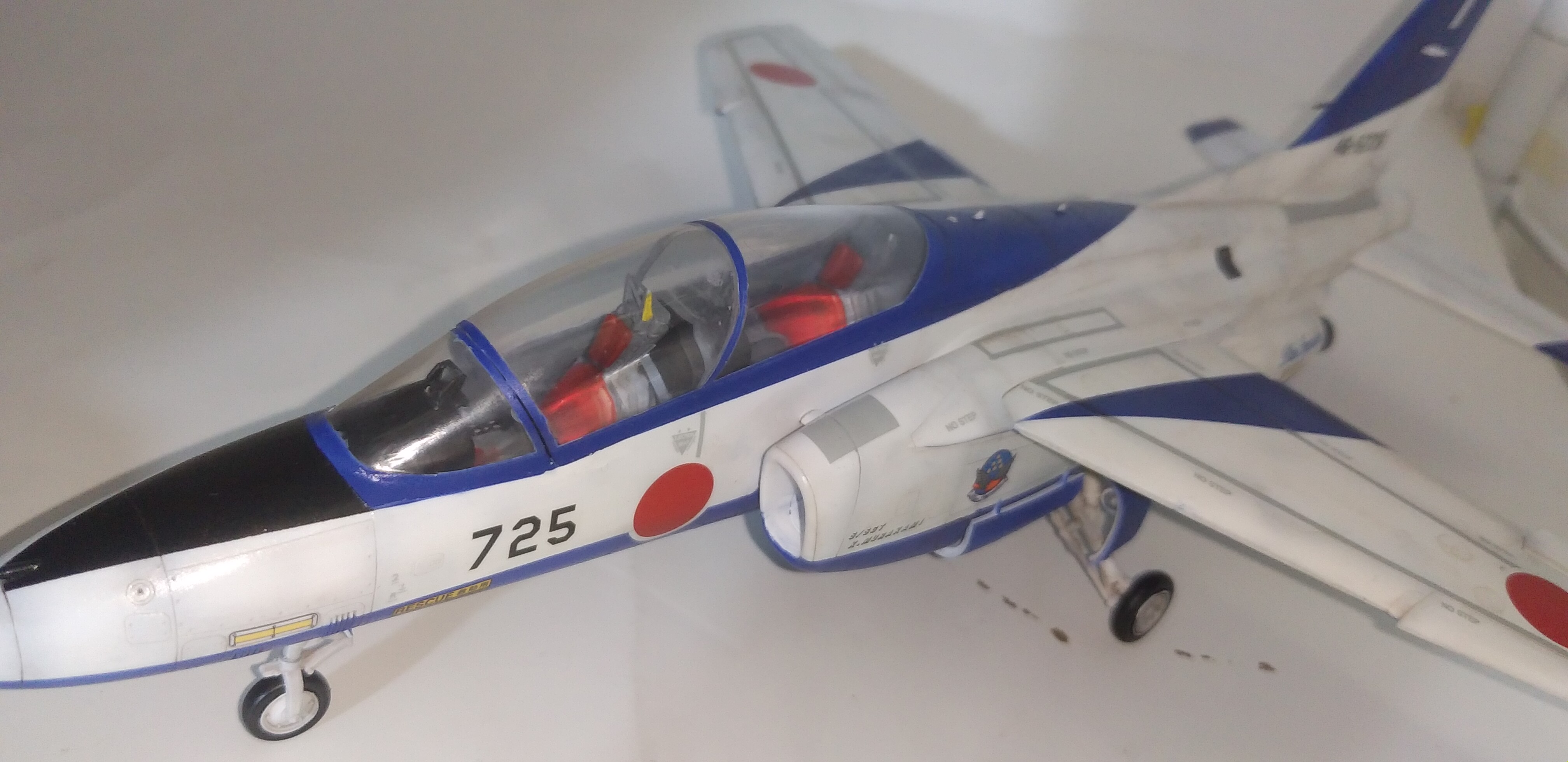 初心者向け】ブルーインパルスを塗装で製作する方法（ハセガワ 1/48