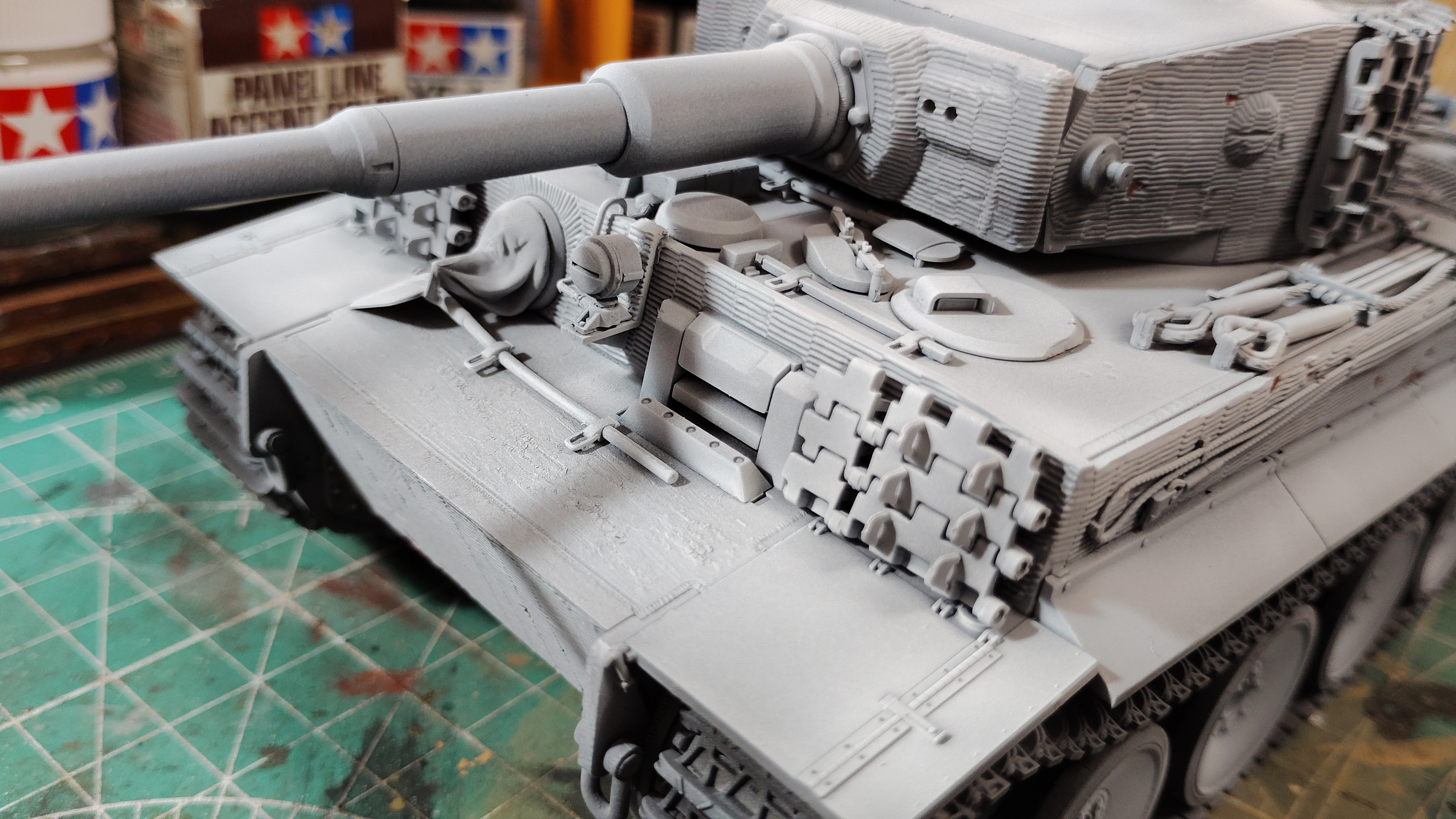 初心者向け】1/35戦車模型の細部塗装と仕上げ塗装の方法（タコム 1/35