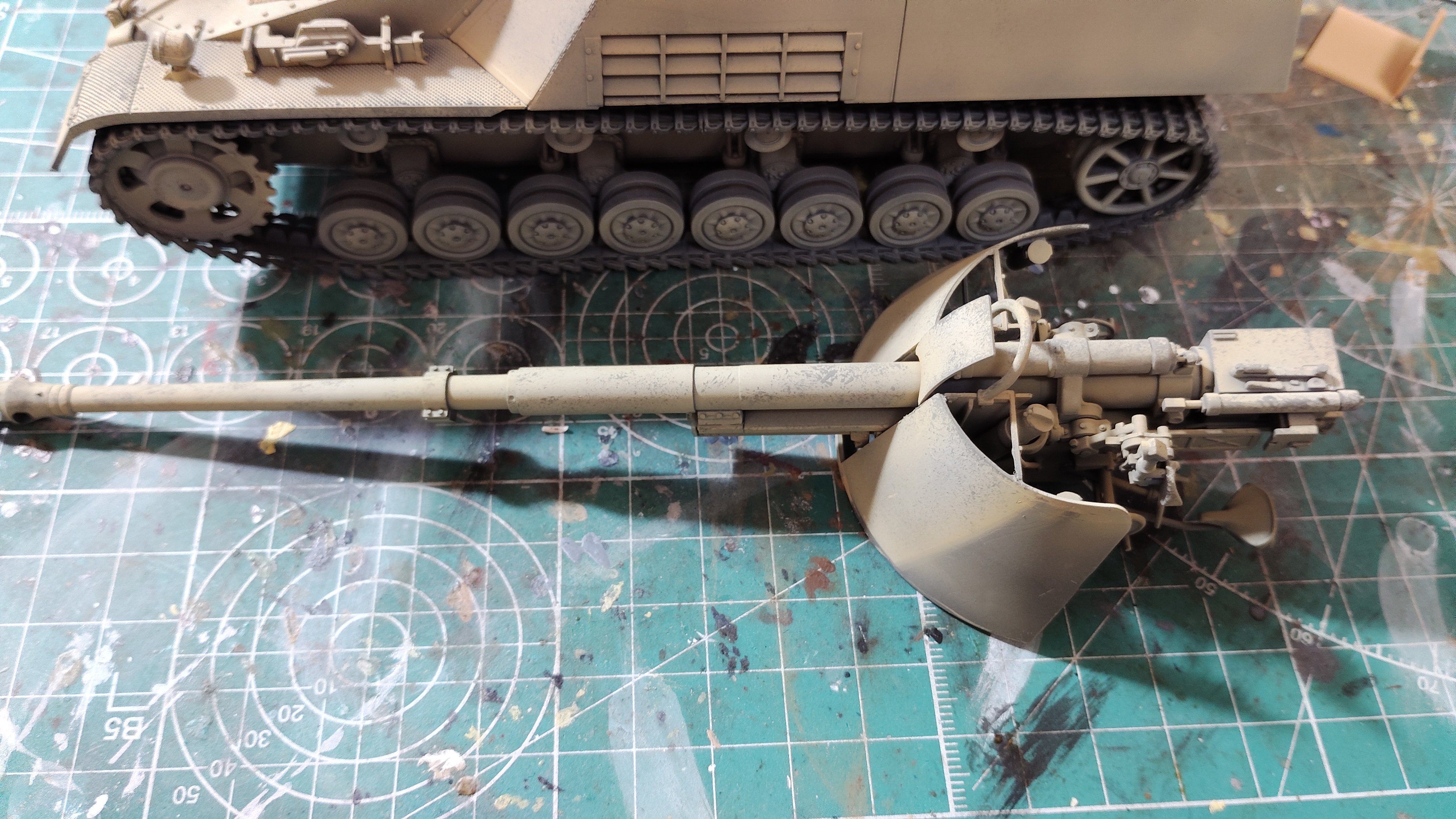初心者向け】対戦車砲と榴弾砲の違いを比べながら製作！(タミヤ 1/35