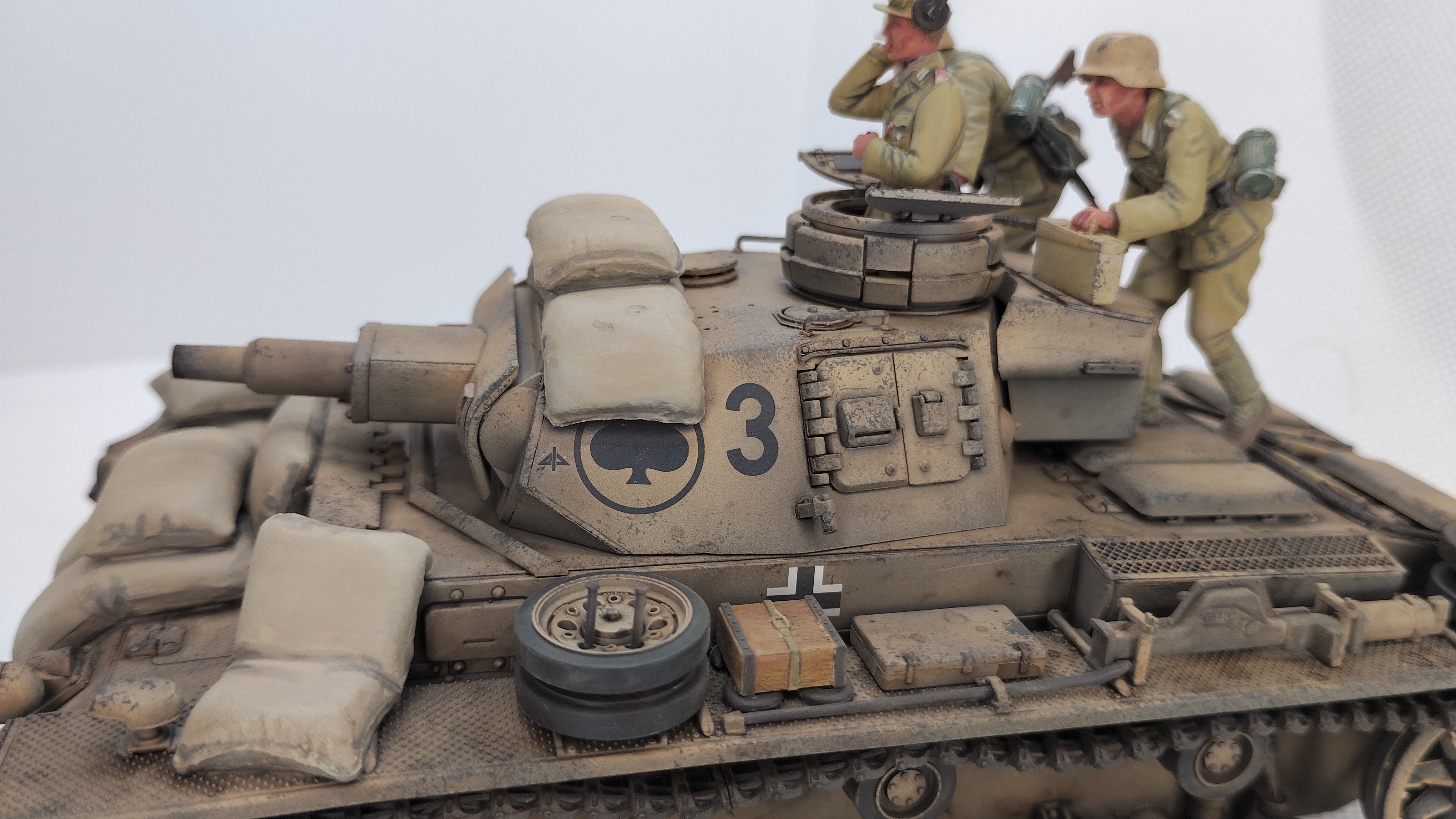 3 タミヤ　戦車詰合せ　9両セット 初心者向け】車体に合わせたタミヤ土のうセットの改造方法(タミヤ 1/35
